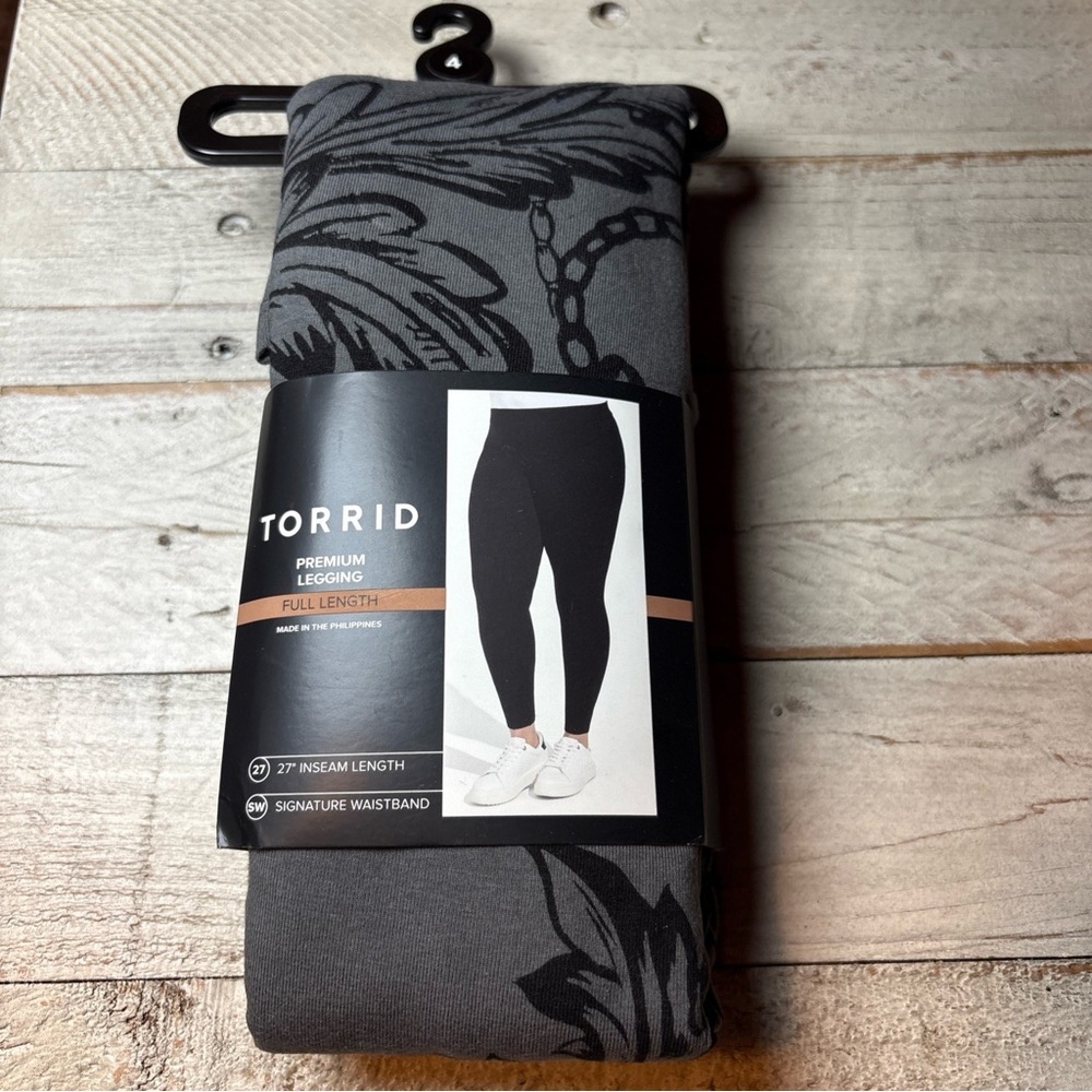 Torrid Full Length Signature Waist Premium Chained Damask Gray Leggings 4X & 3X - Picture 15 of 15